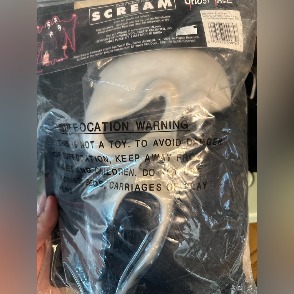 Ghost Face Scream Costume - Picture 7 of 7